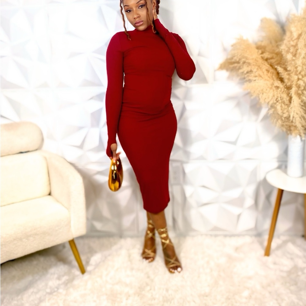 Elegant Red Long-Sleeve Dress